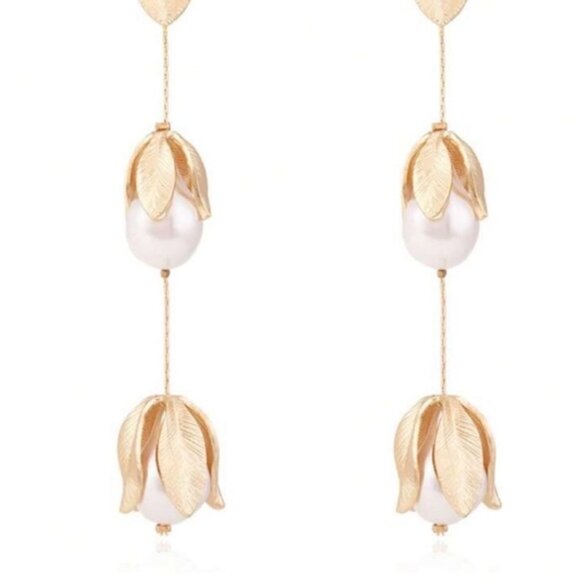 New! Anthropologie Petite Moments Gold Flower Petal Drop Earrings (1048) NWOT - Picture 3 of 3